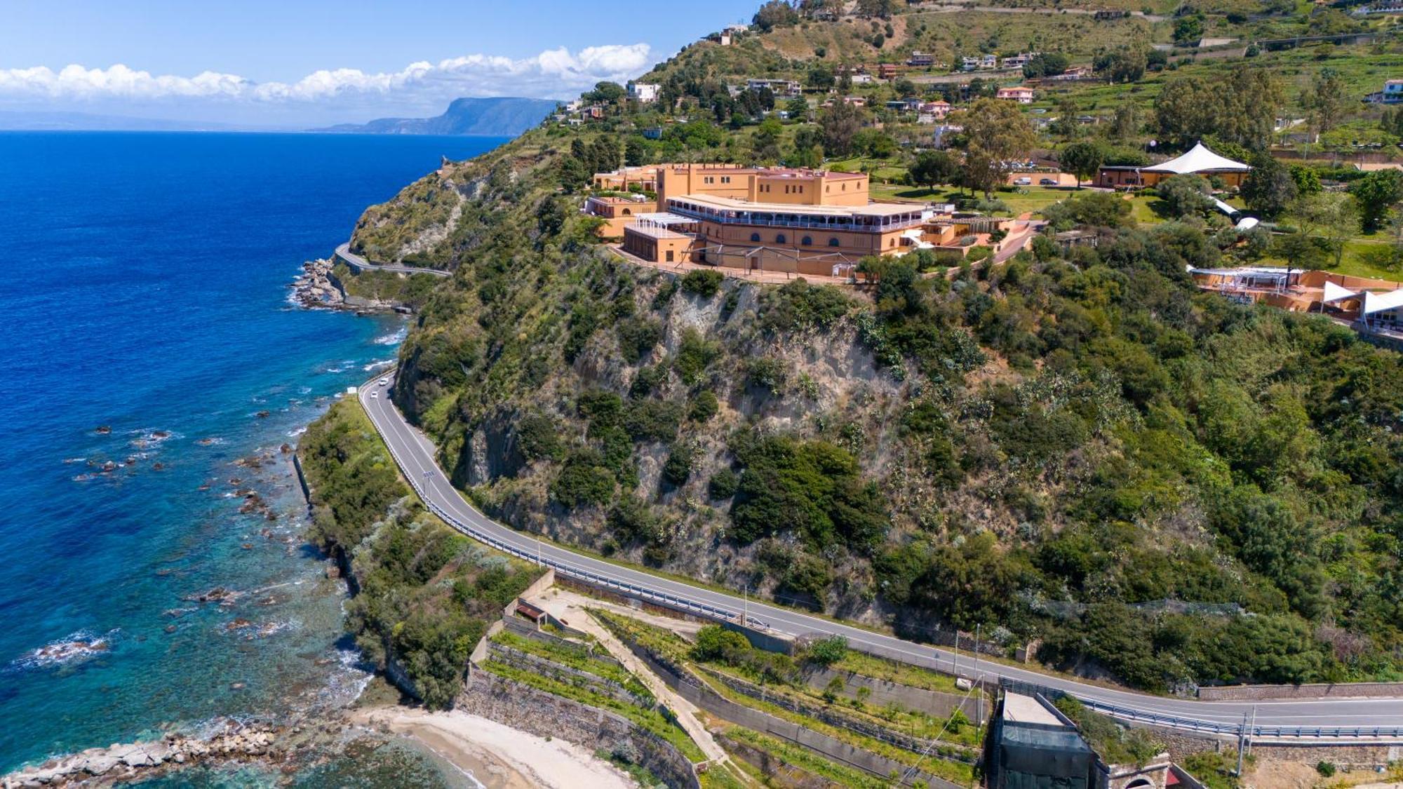 Altafiumara Resort & Spa Villa San Giovanni Bagian luar foto
